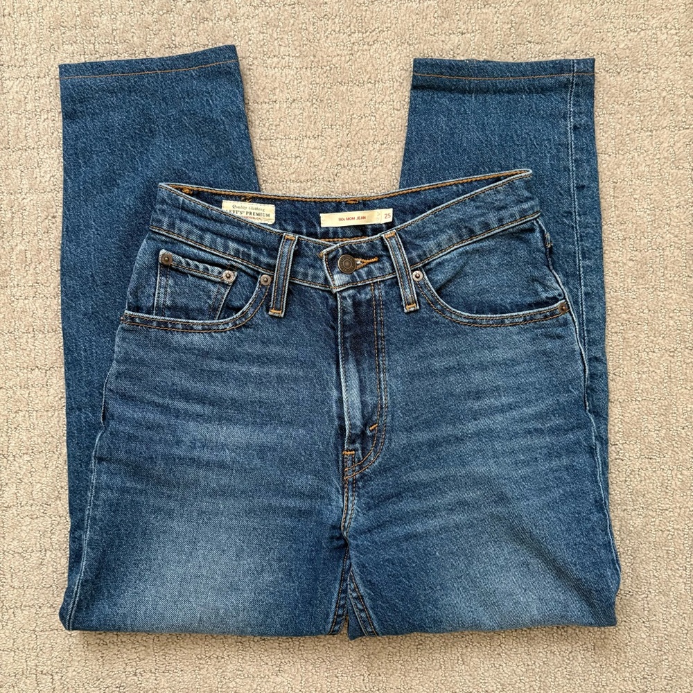 Levi’s 80s Mom Jeans Medium Blue Wash